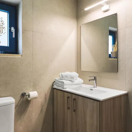 בית נופש The Olive Manor Boutique Peristerona (Paphos)